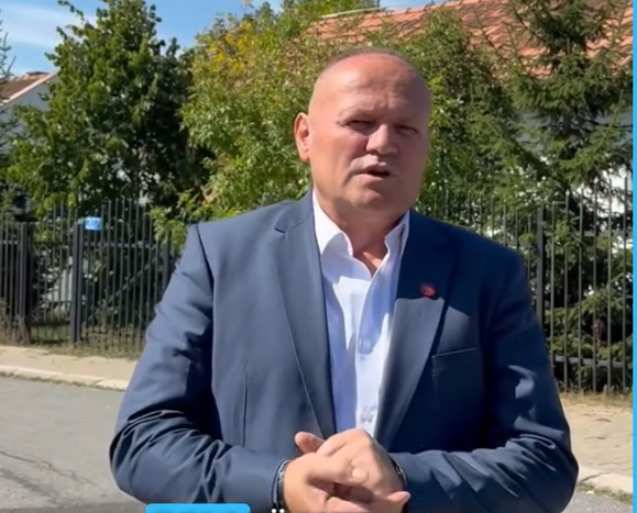 Muçiqi reagon ashpër: Këta rrugaq sulmuan policinë me gurë (VIDEO)