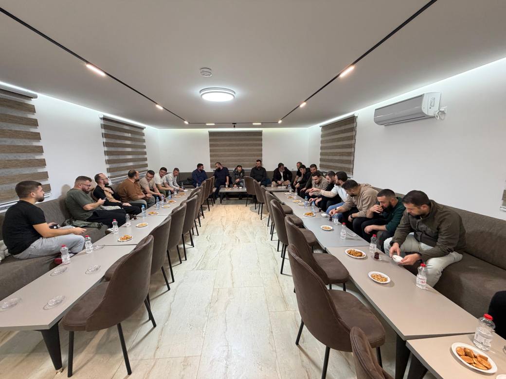 “Një çaj me Hoxhën” bashkon besimtarët nga 11 fshatra të Llapit dhe qyteti i Podujevës