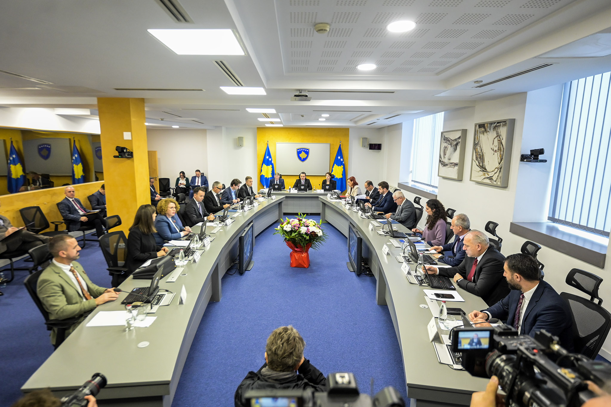 LAJMI I FUNDIT: Rriten pensionet