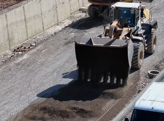 MI jep tender 108 mijë Euro për punë shtesë në zgjerimin e rrugës Prishtinë-Podujevë