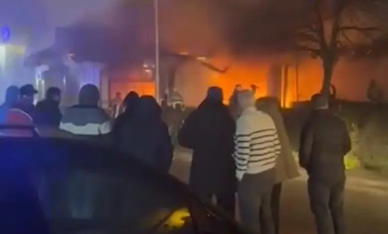 Kaplohen nga zjarri disa lokale