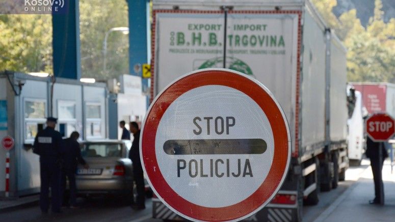 Transiti i pasigurt: Kosovarët “nën gjykimin” e Serbisë