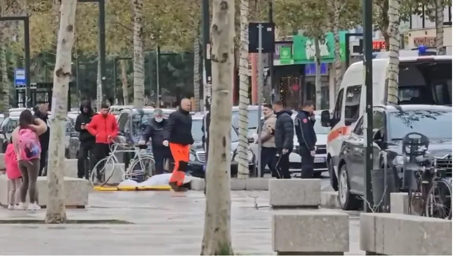 Ngjarje e rëndë në Vlorë, dyshohet se u rrëzua nga biçikleta – vdes gruaja