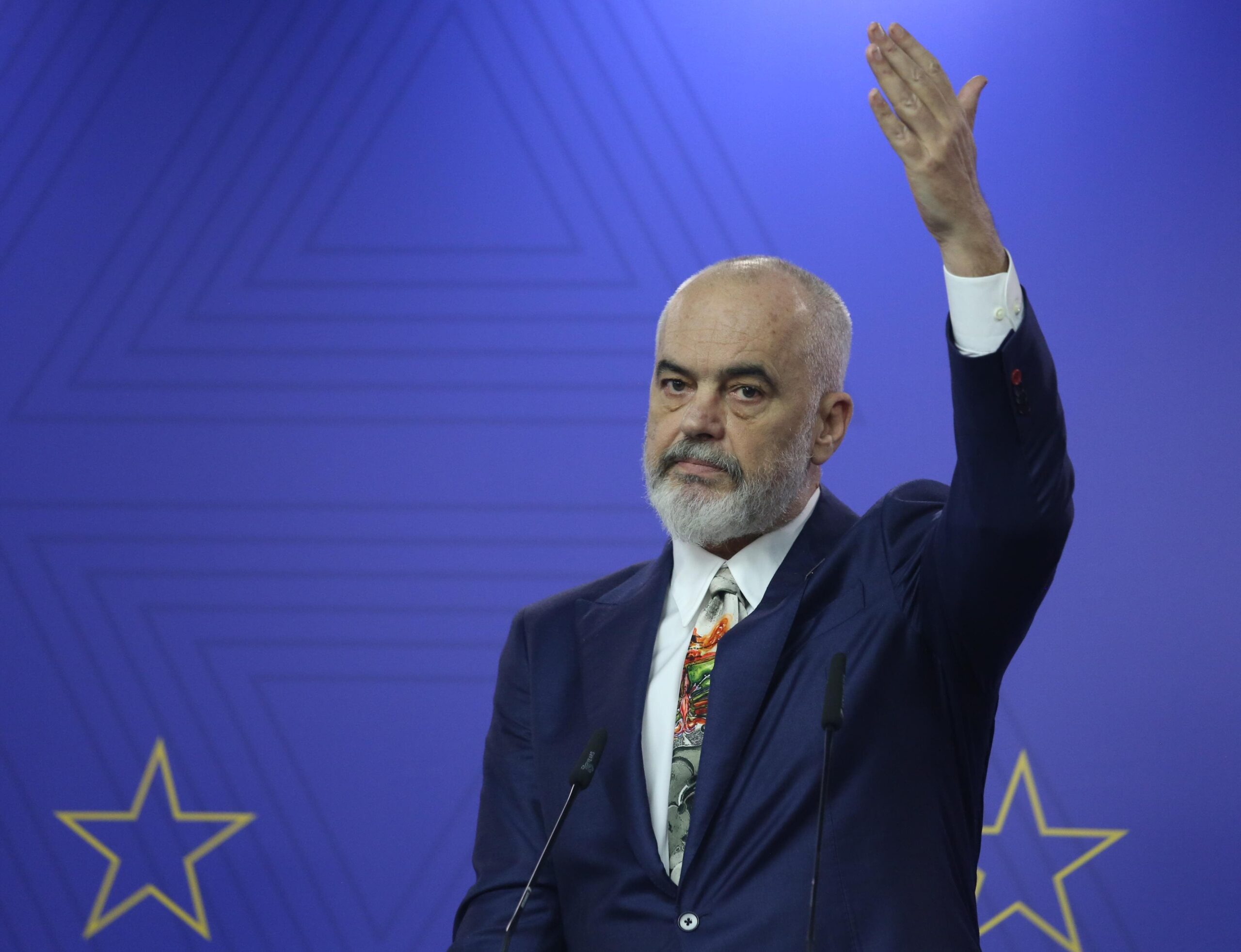 ​“A është e vërtetë që 9 vende kanë bllokuar Shqipërinë me veto?”/ Rama përgjigjet nga asambleja e PS në Durrës: Është barsoletë